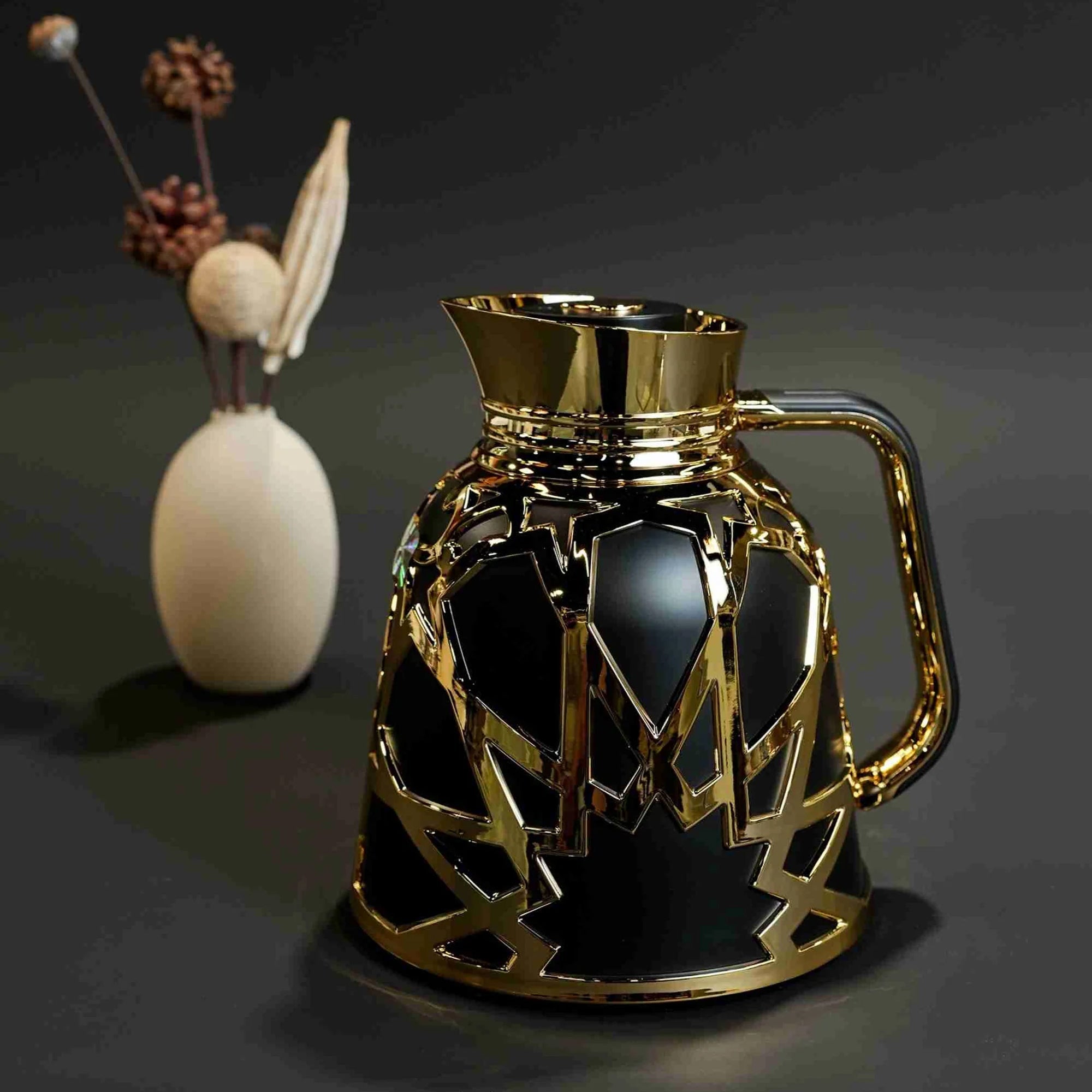 1Lt Arabic Flask Black & Gold